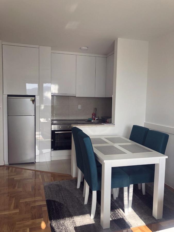 Apartman Victoria Lukavica Exterior photo