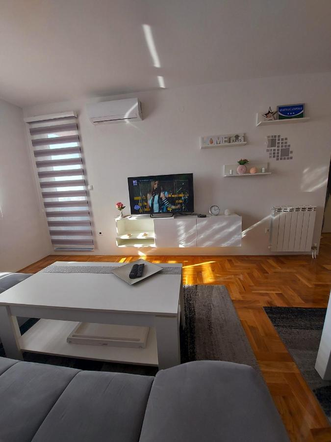 Apartman Victoria Lukavica Exterior photo
